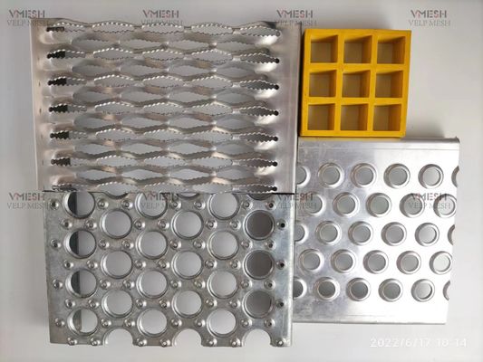Grata di alluminio su misura del metallo di progettazione moderna per le scala