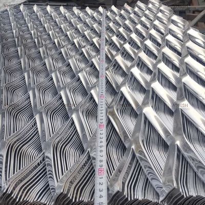 Maglia in materiale di acciaio zincato espanso con foro diamantato per cancelli di recinzione