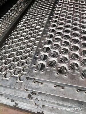 Griglia di sicurezza antiscivolo a buco rotondo in alluminio da 3,5 mm per tratte di scale