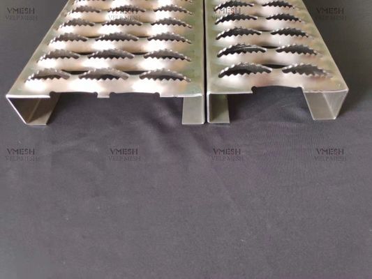 Scale di alluminio galvanizzata antiscivolo spessore 2,5 mm