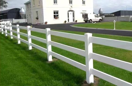 Recinzione per ranch di cavalli in vinile PVC bianco - Durevole e a bassa manutenzione