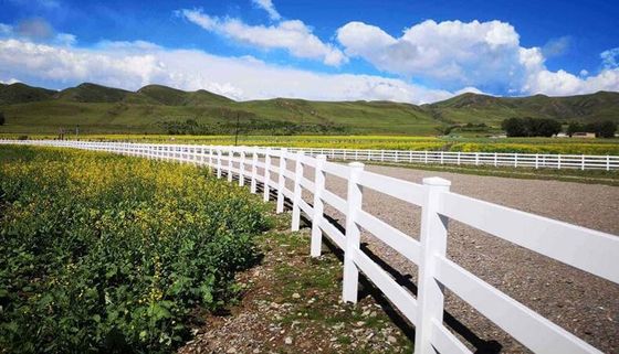 Stabile Bianco 3rails Design PVC Recinzione Plastica Vinyl Ranch Paddock Recinzione Cavallo