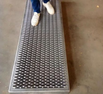 Anti-sliding Grip Strut Safety Perforated Grating Metal Walkway Panels
