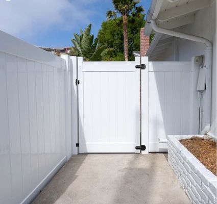 Recinzione per la privacy in PVC in plastico con poste per la casa