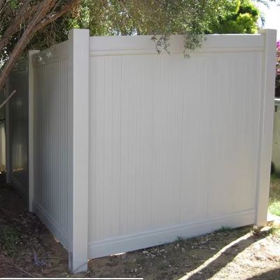 Prezzo di fabbrica pannello di privacy in PVC bianco per recinzione da giardino esterno