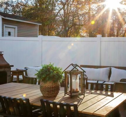 Recinzione in vinile bianco per il giardino e il giardino