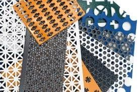 Disegno su misura Fornitura a triangolo rotondo per foro di alluminio in acciaio inossidabile foglio perforato per maglia decorativa