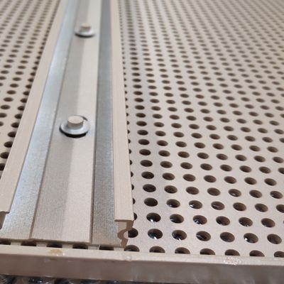 Dimensioni personalizzate Piastra perforata a buco rotondo decorativa leggera per l'architettura