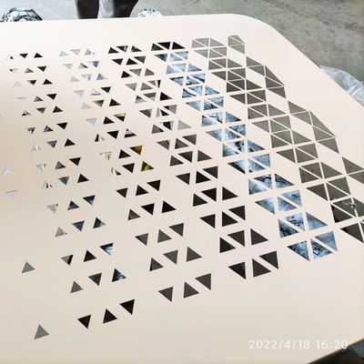Nuovo design personalizzato di lamiera perforata in acciaio inossidabile per edifici esterni