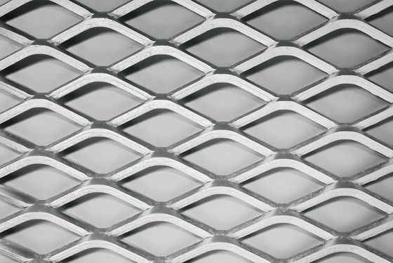 Copertura per finestra in rete metallica espansa per carichi pesanti verniciata a polvere con spessore di 3 mm