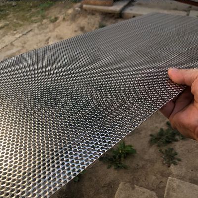Rivestimento PVDF Quadrato architettonico pannelli perforati in alluminio foglio perforato in metallo decorativo