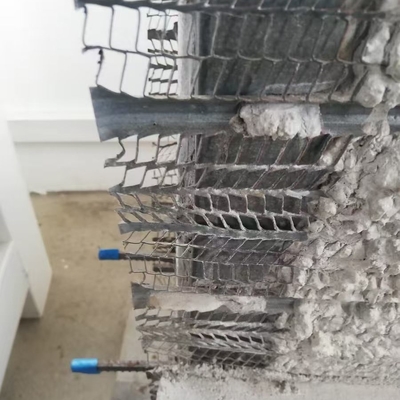 Rete Hy Rib in acciaio zincato per casseforme in calcestruzzo nella costruzione di piscine in Africa
