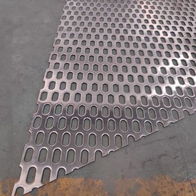 Pannello in metallo perforato con fori a fessura in alluminio per facciate decorative