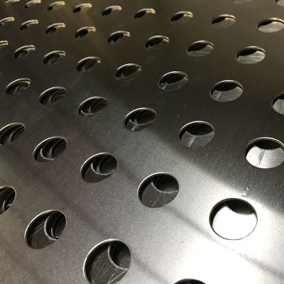 Pannello decorativo in rete di alluminio perforata 1000x2000mm spessore 0,3mm