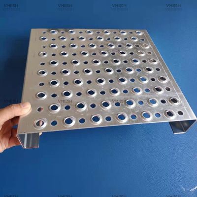 Il passaggio pedonale del metallo del pavimento riveste il puntone di pannelli della sicurezza di presa che gratta la lunghezza antislittamento di 2-5m