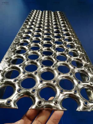 La immersione calda ha galvanizzato 5 fori intorno alla larghezza della grata 300mm della presa di perforazione O di Manica