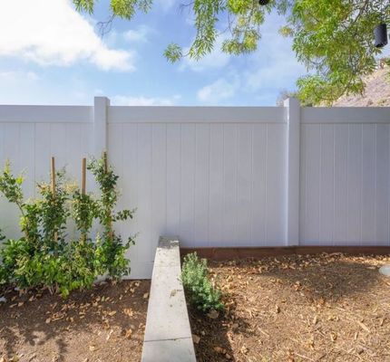 Fence per la privacy in PVC a bassa manutenzione