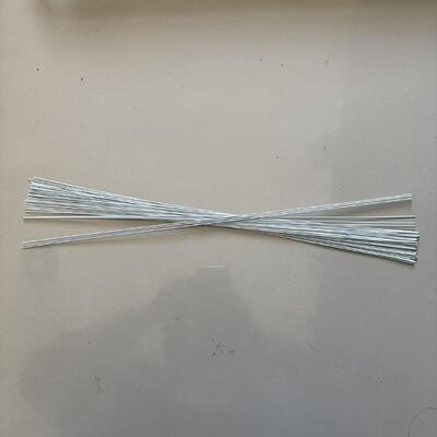 Filo per stelo pretagliato di colore bianco da 1 mm * 40 cm per filo floreale per fioristi