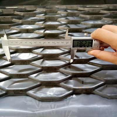 3.0lbs galvanizzato ha espanto le pavimentazioni di Mesh Anti Skid Platform Grating del metallo