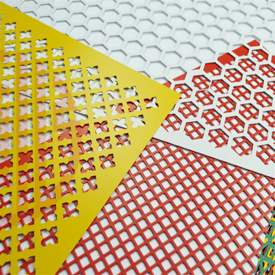 Il foro quadrato galvanizzato ha perforato lo spessore di Mesh Sheet 0.8mm del metallo